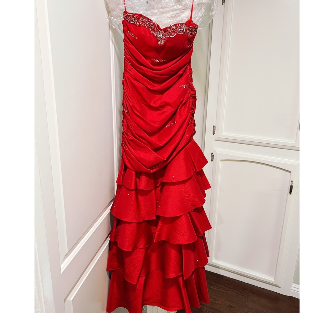 Gala Prom Formal red strapless gown dress with ruffles